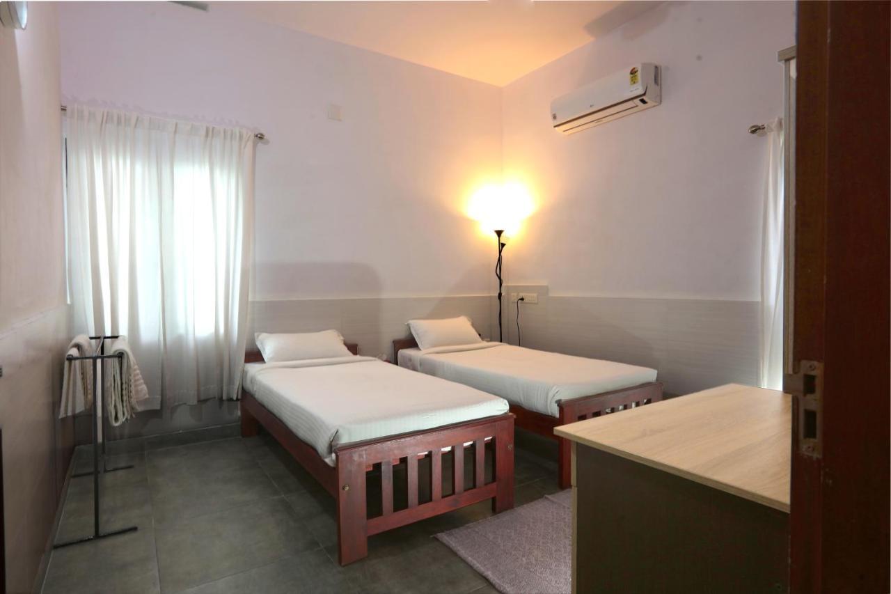 Monsoon Apartments Kannur Bagian luar foto
