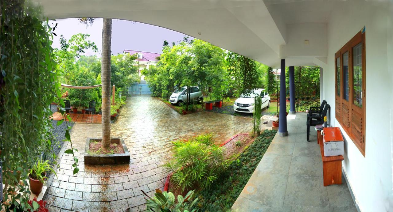 Monsoon Apartments Kannur Bagian luar foto